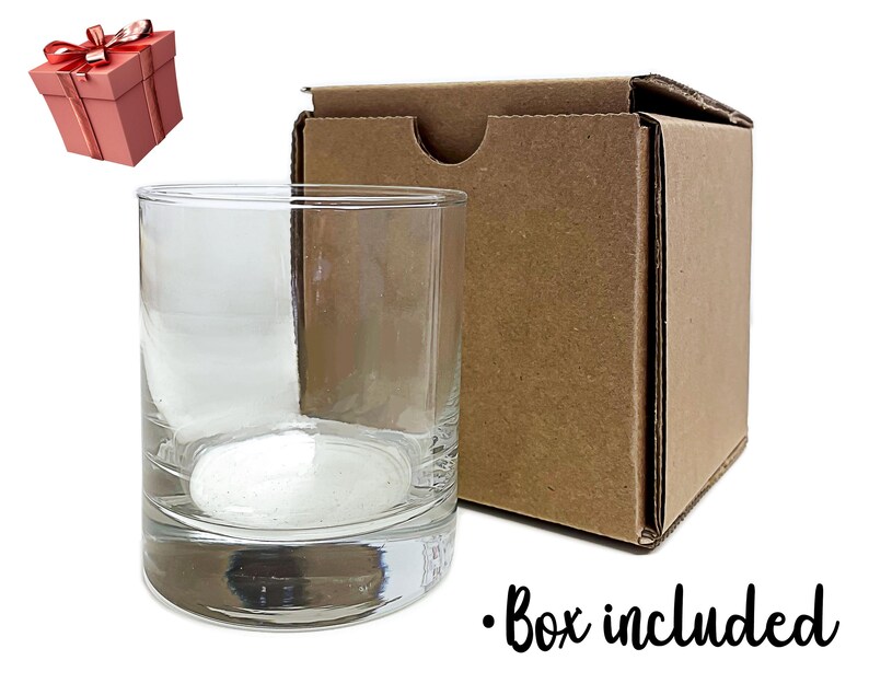 Peut inclure: Un verre &agrave; whisky en verre transparent avec un fond &eacute;pais, emball&eacute; dans une bo&icirc;te en carton marron. La bo&icirc;te porte une &eacute;tiquette indiquant "Bo&icirc;te incluse".