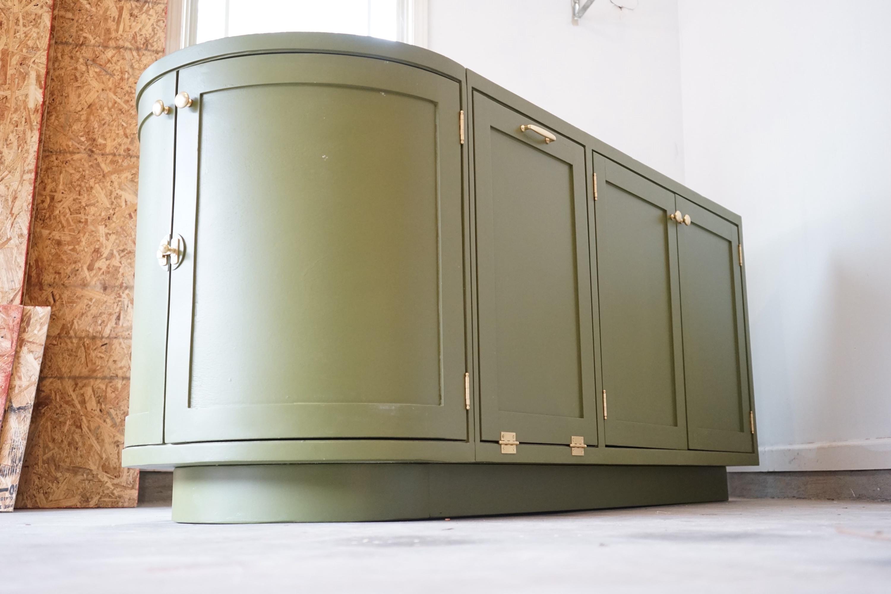 kitchen Cabinets / Island