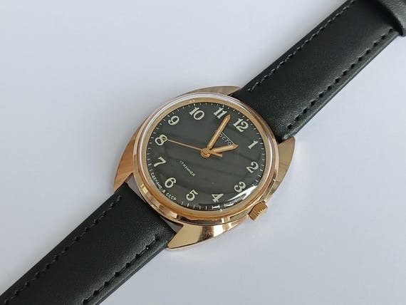 Men's Vostok Watches. Gold wristwatches. Vintage mechanical watches from the USSR. Military men's Vostok Commander watches. A gift for a man.