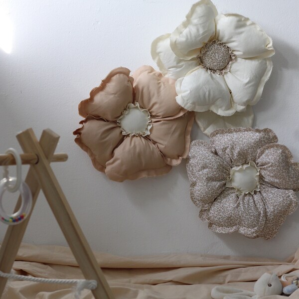 Ensemble de 3 fleurs, fleurs pour chambre de bébé en tissu, fleur murale, décoration murale pour chambre de bébé, décoration murale pour bébé fille, fleurs beiges, décoration murale neutre pour bébé