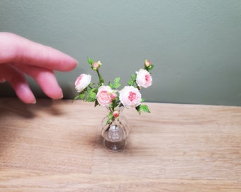 Dollhouse miniature pink roses