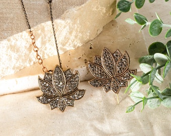 Vintage Lotus Brooche and Necklace for Women, Handmade Jewelry Set, Retro Boho Antique Dainty Clips, Indian Pin, Floral Pendant,Gift for Her