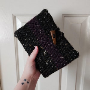 Crochet Book Sleeve | handmade book sleeve | crochet book accessories