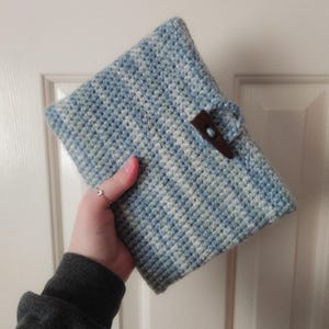 Crochet Winter Book Sleeve | handmade book sleeve | crochet book accessories