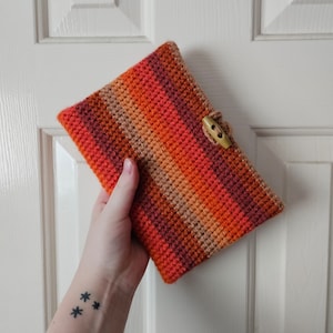 Crochet Book Sleeve | handmade book sleeve | crochet book accessories