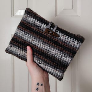 Crochet Book Sleeve | handmade book sleeve | crochet book accessories