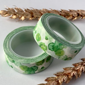 Washi Tape mit grünen Punkten / Farbklecksen - ganze Rolle 10 Meter - 1,5 cm Breite