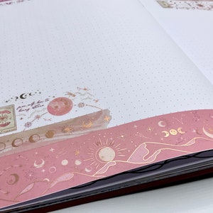 Washi Tape Samples Notebook Therapy Moonlit Blush Kupferfarbene Details Mond Sterne Weltraum Kristalle Bild 8