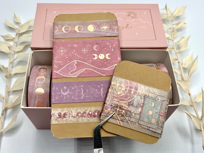 Washi Tape Samples Notebook Therapy Moonlit Blush Kupferfarbene Details Mond Sterne Weltraum Kristalle Bild 1