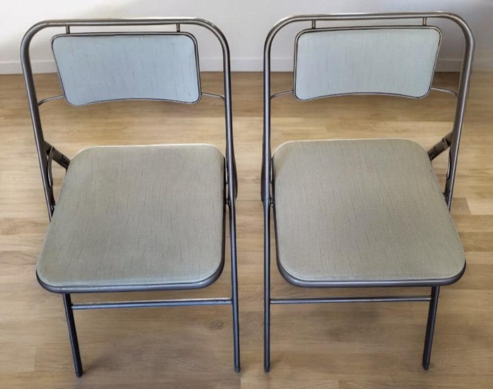 Samsonite Futura Folding Chairs in Antique White Vinyl Steel