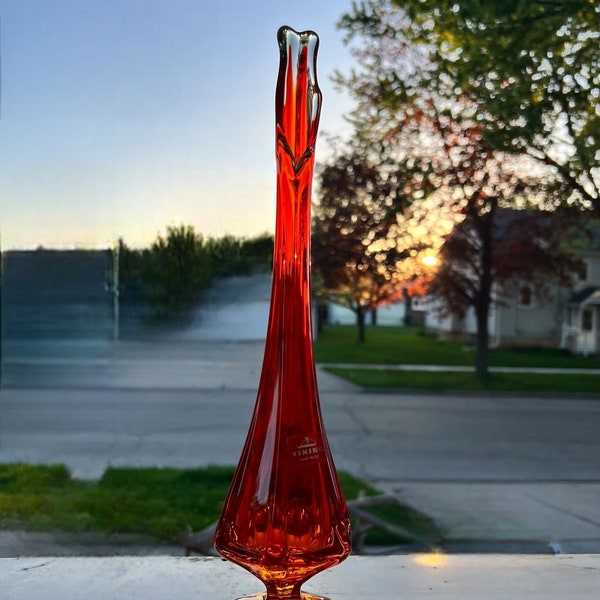 Viking 14" Epic Ribbed Column Swung Glass Vase #7301 in Persimmon With Original Tag Art Glass Bud Vase Amberina Red Orange Ombre Mouth Blown