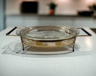 Pyrex-Fleischplatte und Chafing-Dish-Ständer aus den 1950er Jahren, Warmhaltetablett, goldfarbenes Messing, Original-Votiv-Gastronomieschale, Vintage-Potluck-Atomic-Retro