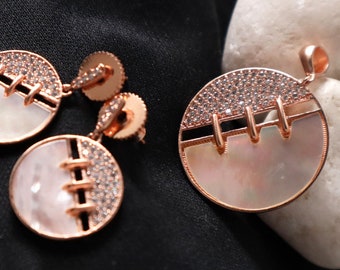 Rose Gold Mother of Pearl Pendant and Earrings Set