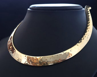 Getextureerde gouden Hasli choker