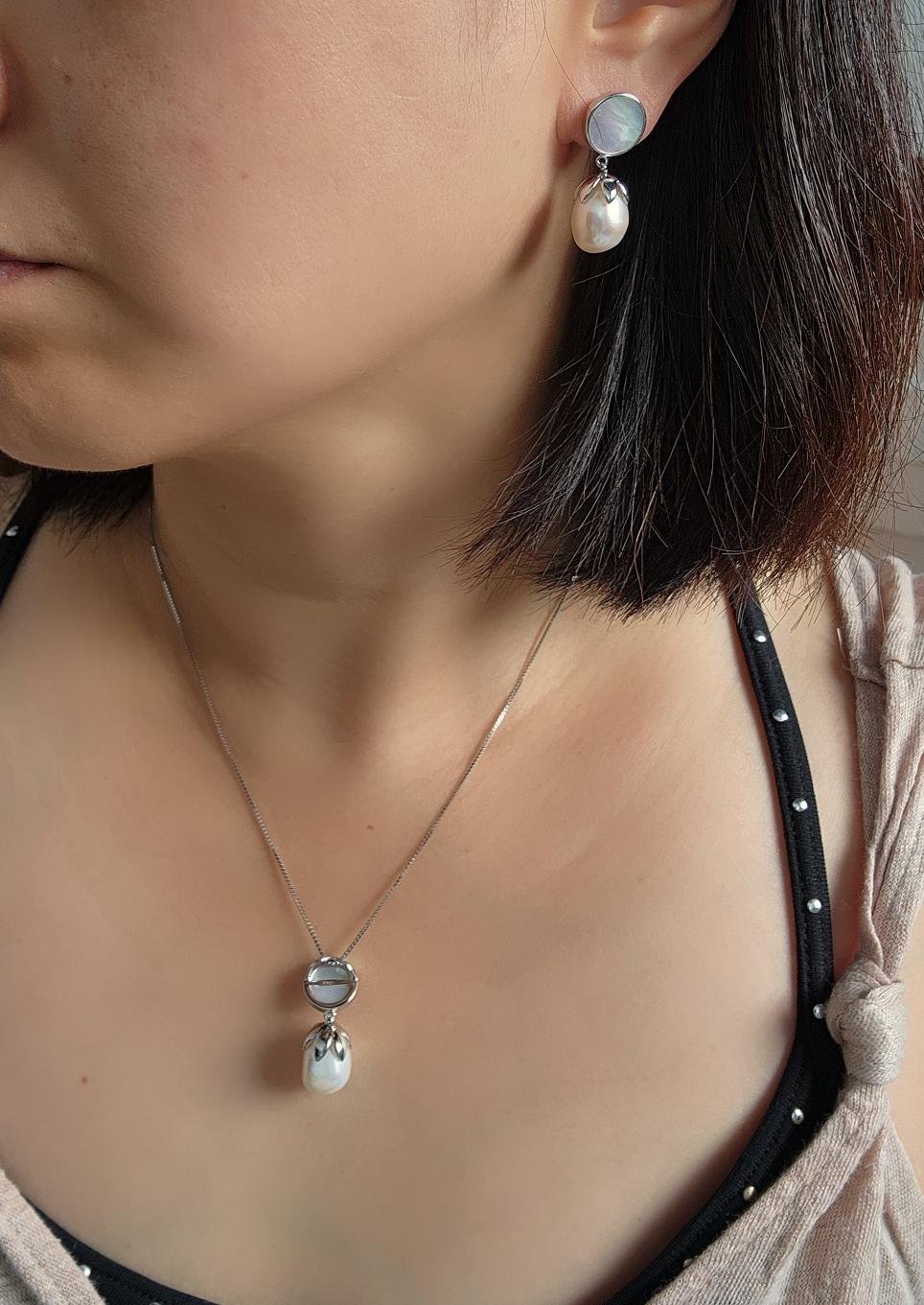925 Sterling Silver Mother of Pearl Necklace and Earrings
