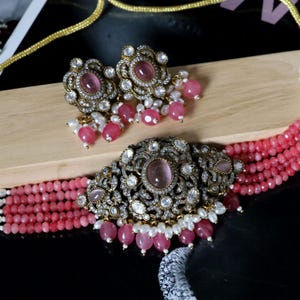 Victorian Style Mona Lisa Stone Choker and Earrings Set