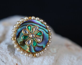 Pearls and Shell Emerald Flower Ring