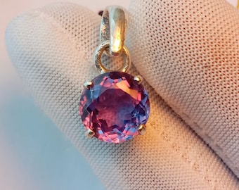 Colgante de alejandrita en plata de ley 925: piedra preciosa vintage con cambio de color