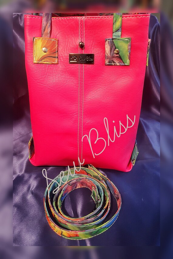 Vends un sac besace Kipling neuf avec étiquette + porte-clé on Gens de