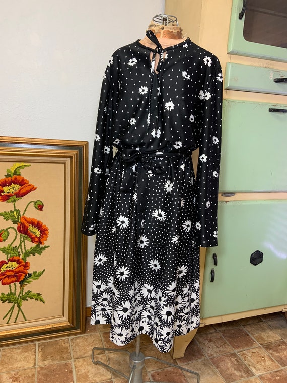1970s Chestnut Street dress/ long sleeved floral/ 