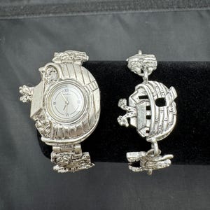 Vintage Tofa (Made in Japan) Animal Watch and Bracelet Silver Tone Quartz Watch.