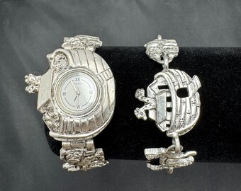 Vintage Tofa (Made in Japan) Animal Watch and Bracelet Silver Tone Quartz Watch.