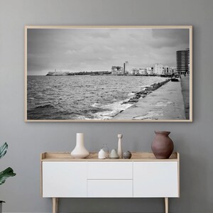 El Malecón Waterfront Havana Cuba Black and White Samsung Frame TV Art Digital Download