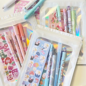 Mystery Pen Tasche Kawaii | Stift & Sticker Grab Bag | Überraschungs Tasche | Wundertüte | Blind Box | Kawaii Blind Tasche | Sortiert | Schreibwaren Tasche