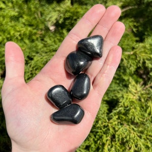 Shungite Tumbled Stones - Ethically sourced from Karelia, Russia - 1" inch Stones