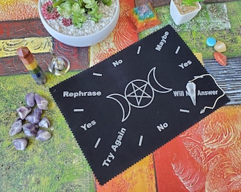 Alfombra de altar de terciopelo con péndulo para comprender los movimientos, la radiestesia, la adivinación y la comunicación espiritual con diseño: Triple Luna