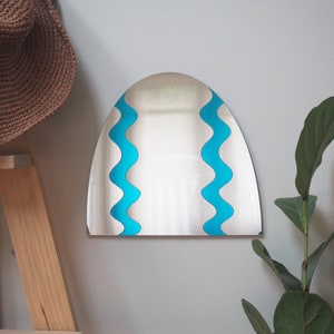 wiggle mirror