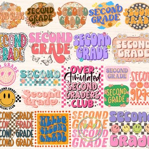 Puede incluir: Una colección de gráficos coloridos de estilo retro con el texto "Second Grade" en varias fuentes y diseños. Algunos gráficos incluyen caras sonrientes, mariposas y patrones a cuadros.