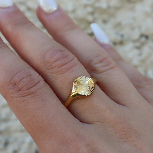 18K Gold Sun Signet Ring, Vintage Sun beam Gold Ring, WaterProof Tarnish rings , Gold Plated Stainless Steel Rings