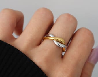 2 tone Wave Ring, Mixed Metal Ring, WaterProof Tarnish rings, stacking ring, Gold Plated Stainless Steel Rings