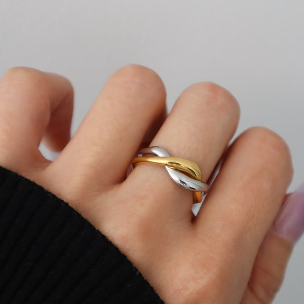 2 tone Wave Ring, Mixed Metal Ring, WaterProof Tarnish rings, stacking ring, Gold Plated Stainless Steel Rings