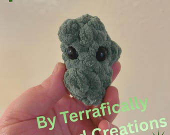 Mini Crochet Pickle Pattern l Amigurumi Keychains l Claw Machine Compatible l No Sew l Digital PDF Download