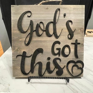 Arte de pared que afirma la fe Decoración del hogar Dios tiene esto Letrero de acrílico y madera para colgar en la pared para alentar la fe positiva Regalo para parejas