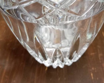 Vintage geslepen kristallen kandelaar in diamantvorm: 4" hoog