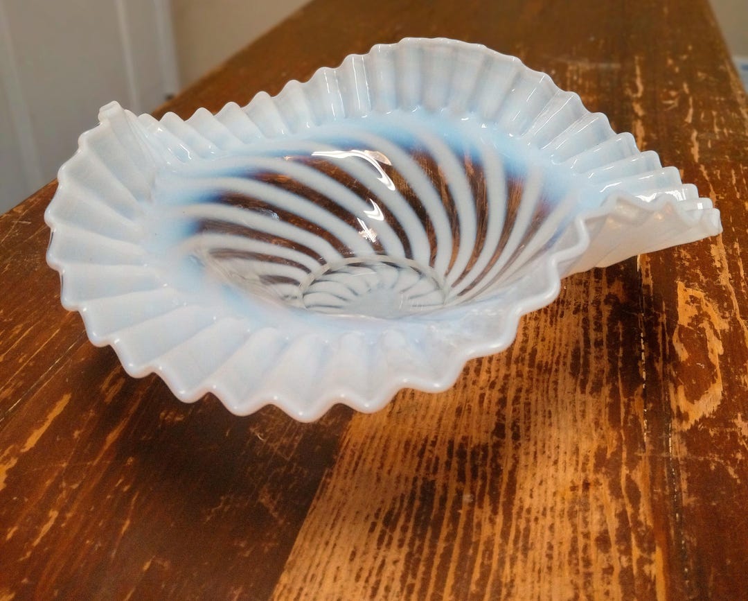 Fenton Crested Opalescent Swirl Pattern Optic Blue/white 10
