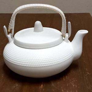Vintage SweetExpressions White Teapot With strainer