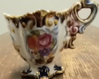 占領下の日本の小さなティーカップ 花と金箔
