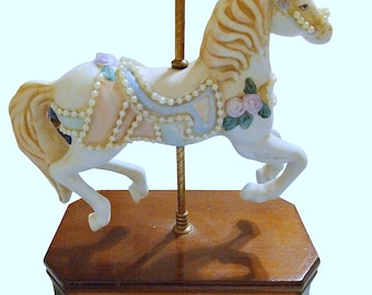 Vintage Bisque Carousel Horse Music Box toca "Goodbye Waltz"