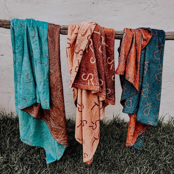 Manta Minky personalizada con el logotipo del rancho