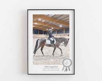 Pferde Poster Reitturnier • Turnierschleife Reitsport Poster personalisiert • Reitergeschenk für den Pferdestall