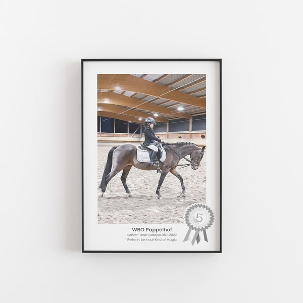 Pferde Poster Reitturnier • Turnierschleife Reitsport Poster personalisiert • Reitergeschenk für den Pferdestall