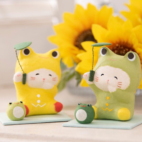 Japanese Adorable Kitten Figurine, Kawaii Cat Desktop Ornament, Cute Cat Figure, Cat Car Ornament, Cute Kitten Room Decor