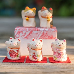 Buy Maneki Neko Figurine Online In India Etsy India