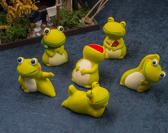 Japanese Cute Frog Figurine, Frog Figure, Frog Statue, Frog Sculpture, Desktop Ornament, Car Ornament, Room Home Office Decor Christmas Gift