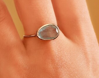 Handgefertigter 14K Gold Aquamarin Ring – März Geburtsstein