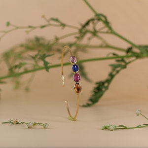 14k Gold Multi Saphir Armreif: Natürliche Edelstein Armspange
